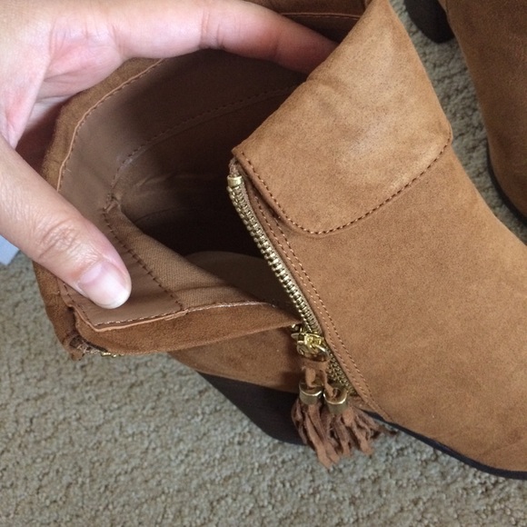 Lauren Conrad cognac tassel booties - Picture 4 of 6